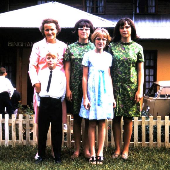 Meet your Posher, Ali - Picture 1 of 1